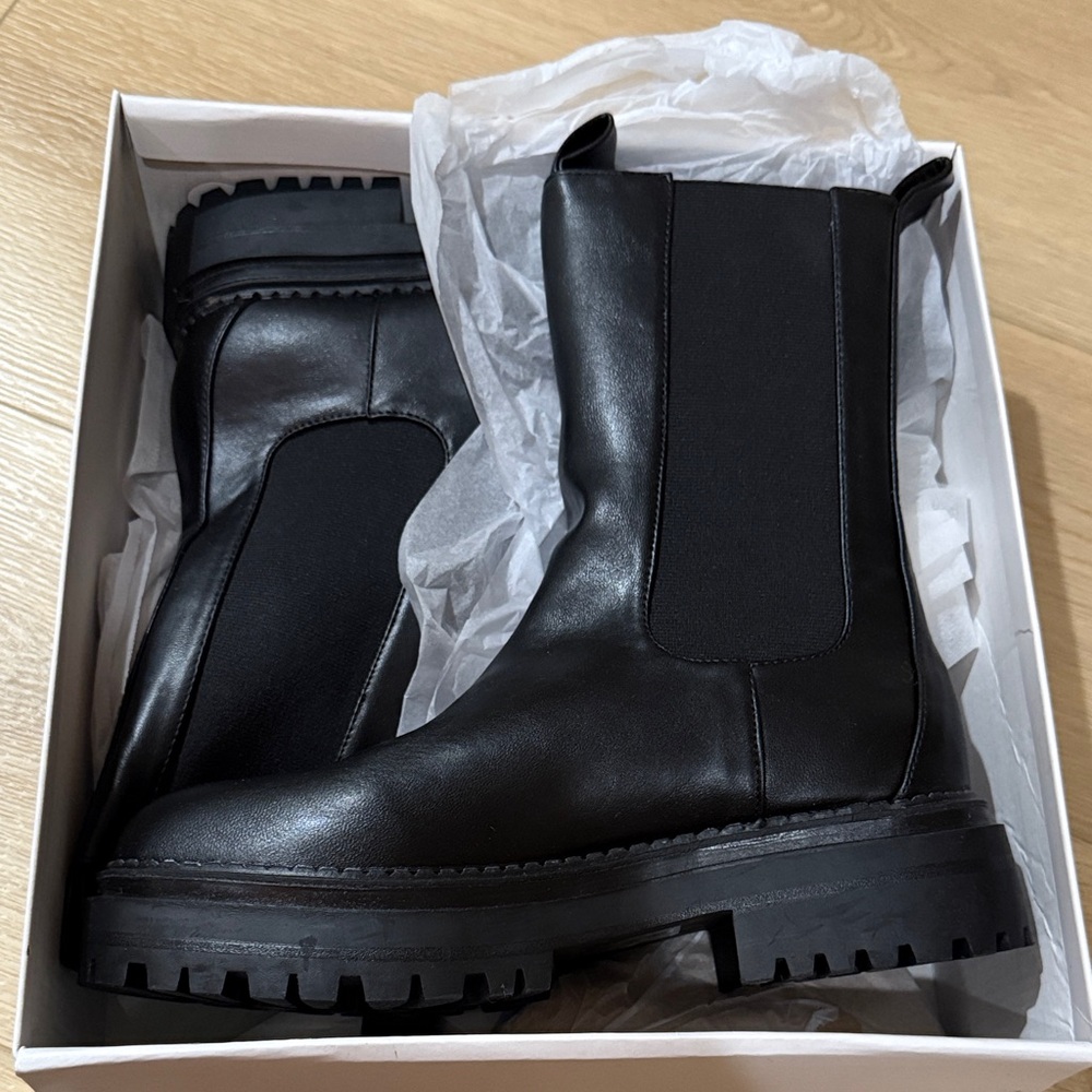 Princess Polly Black Chelsea Lug Boots